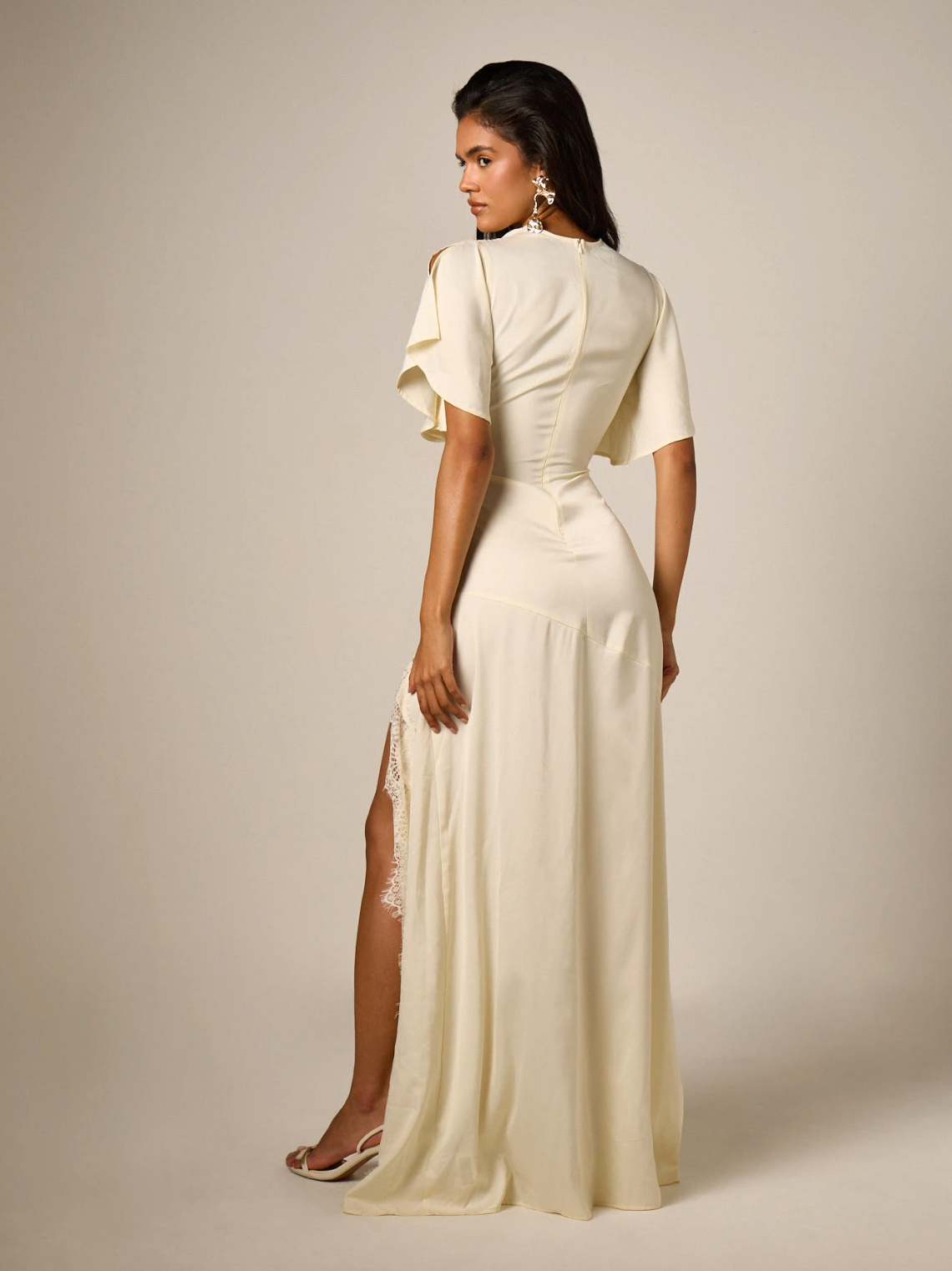 Ombeline Robe Longue Bordée de Dentelle