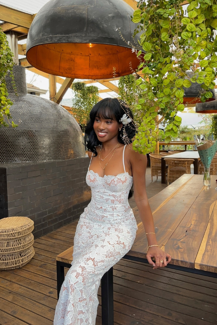 Floriane Robe Longue en Dentelle