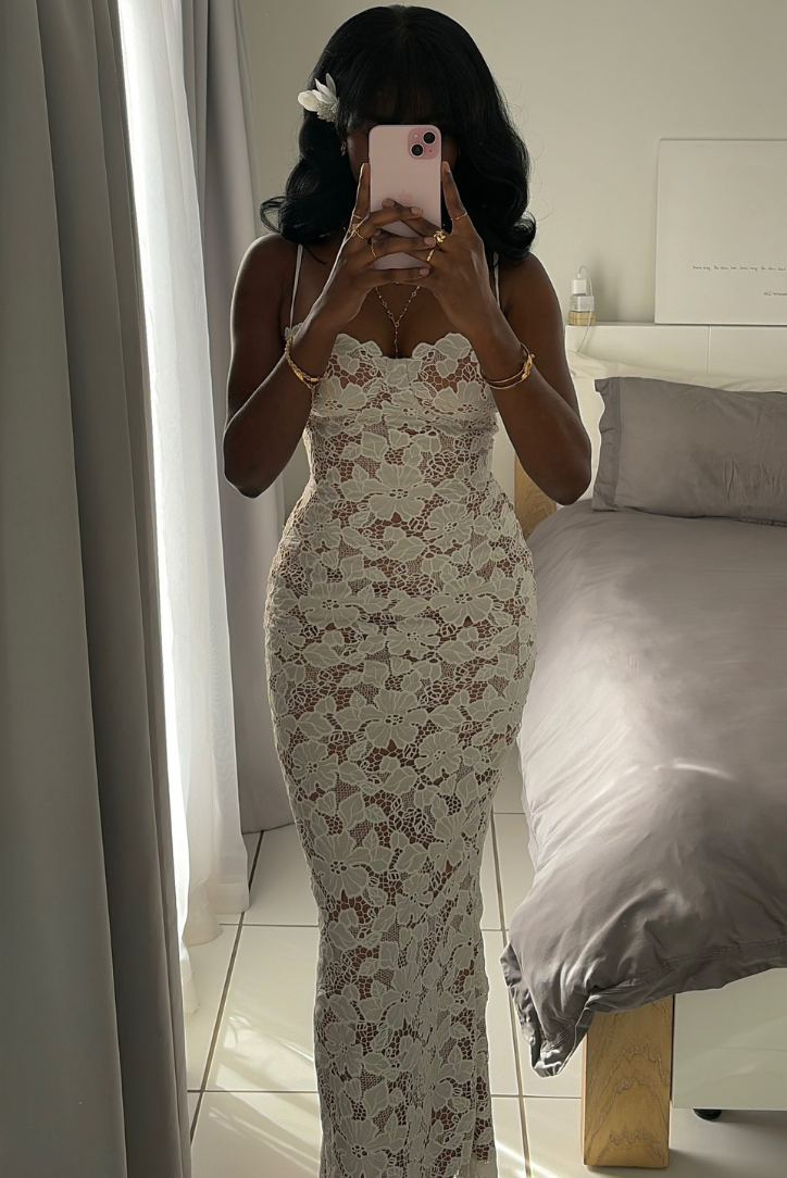 Floriane Robe Longue en Dentelle