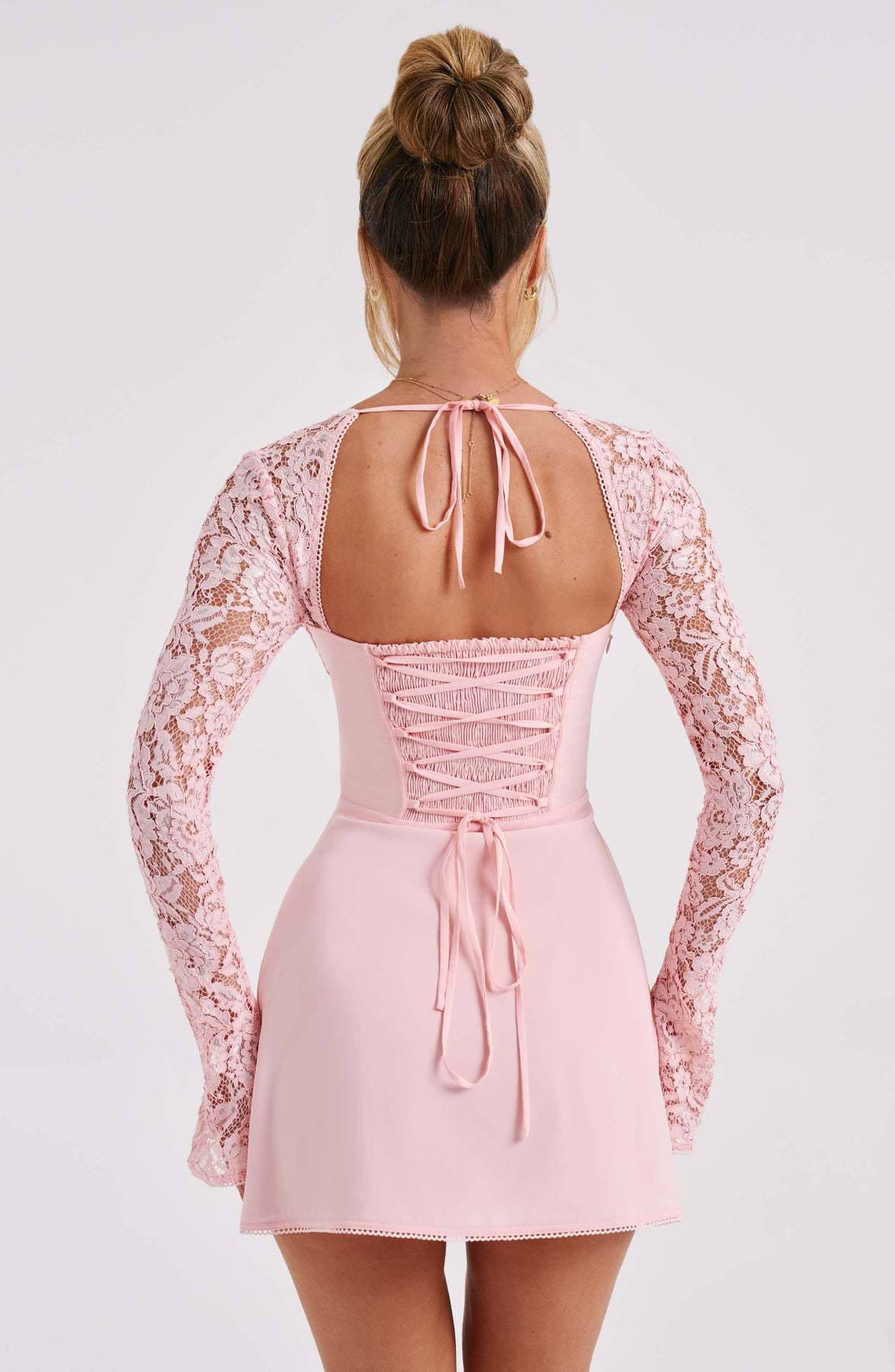 Maëlys Robe Courte en Dentelle