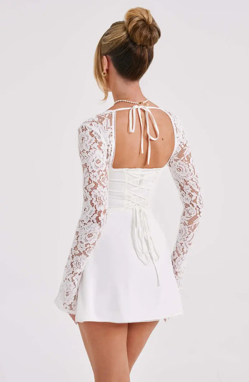 Maëlys Robe Courte en Dentelle