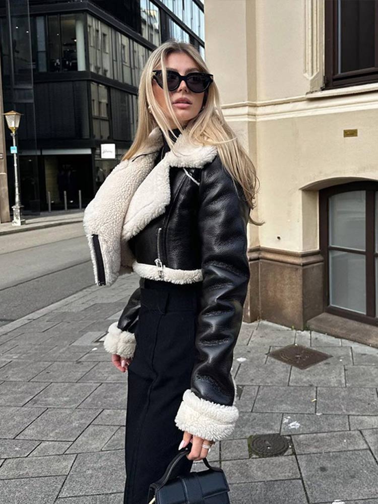 Tara Veste Courte en Peau Lainée
