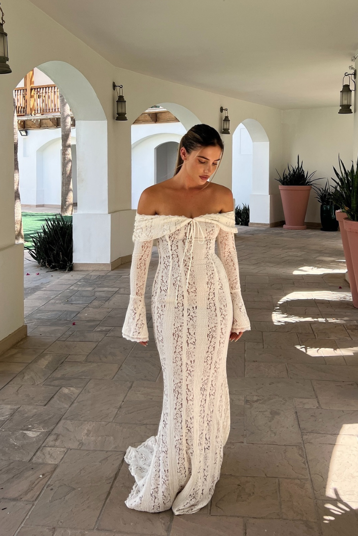 Victoire Robe Longue en Dentelle