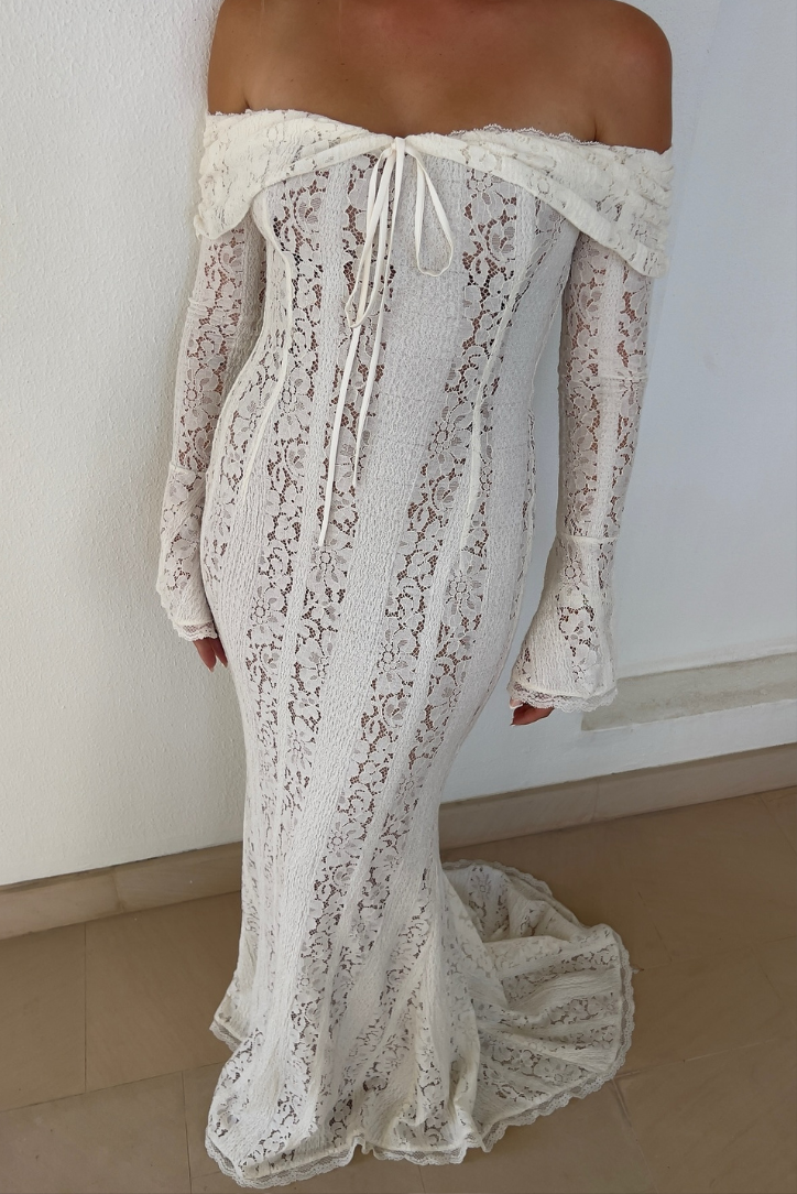 Victoire Robe Longue en Dentelle